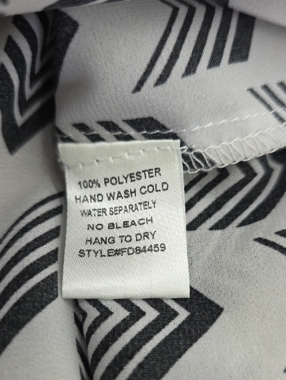 Hawthorn Black & White Chevron Print Long Sleeve Blouse - Picture 8 of 8